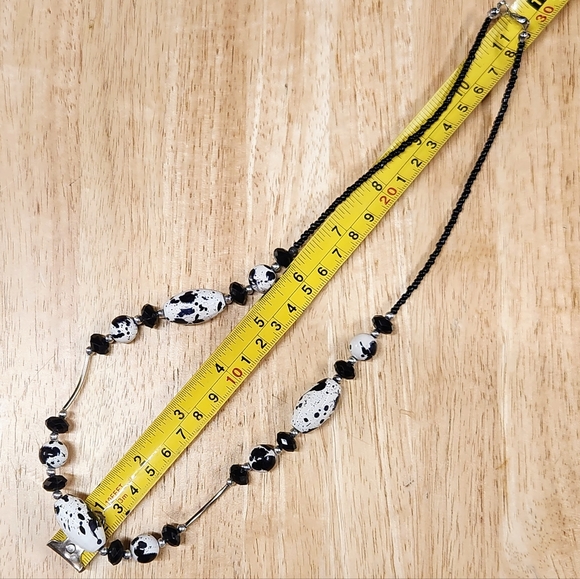 Black/White Beaded Necklace - Picture 5 of 5